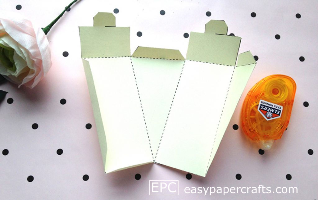 scored paper cake template, cake favor boxes